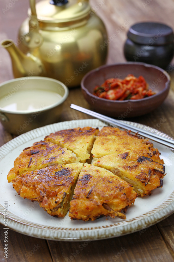 bindaetteok, mung bean pancake, korean food bindaetteok, mung bean pancake, korean food