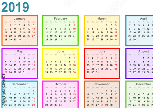 Kalender 2019, jeder Monat in einem andersfarbigen Quadrat und mit Feiertagen für die USA