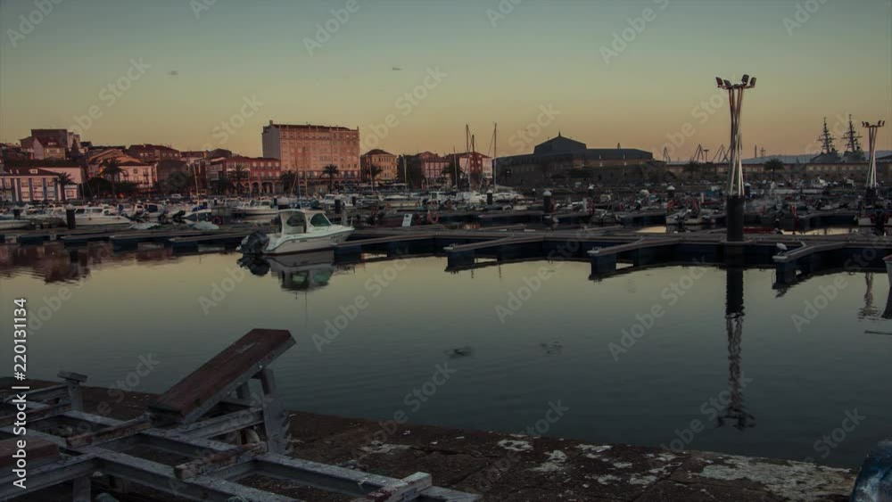 Coucher de soleil sur le port Coucher de soleil sur le port