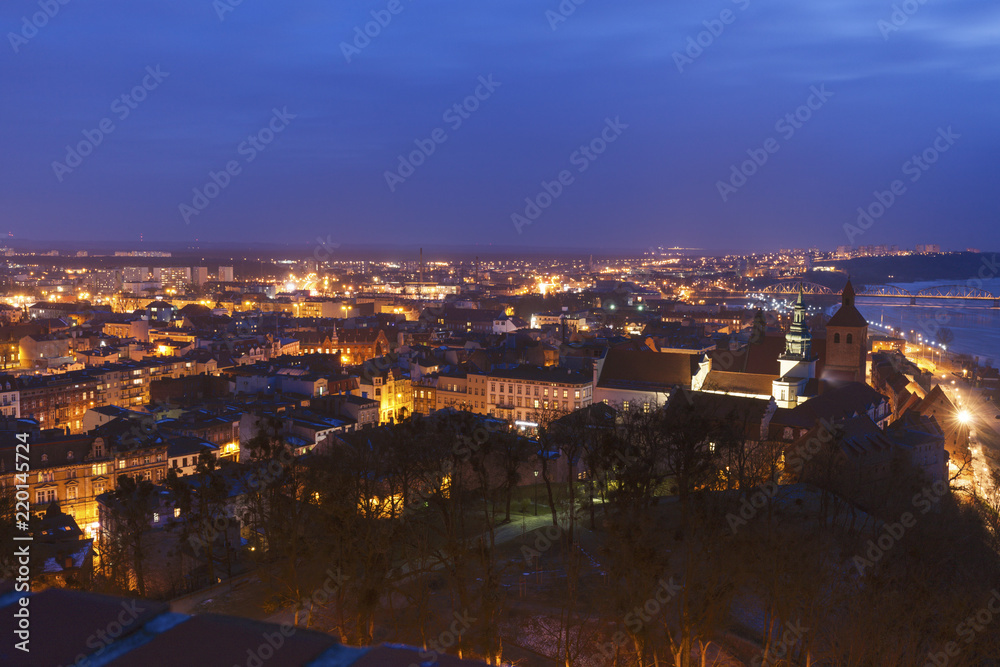 Old town of Grudziadz at night