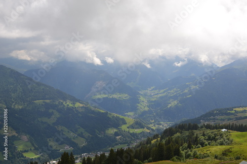 Montagnes sous orage © emmanuel