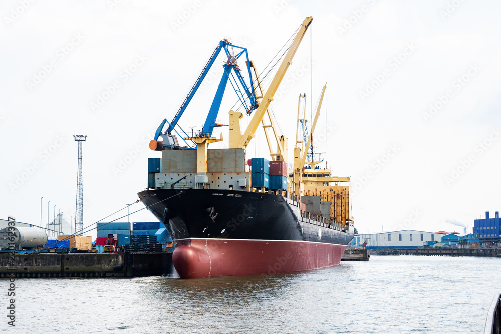 Naklejka premium Containerschiff