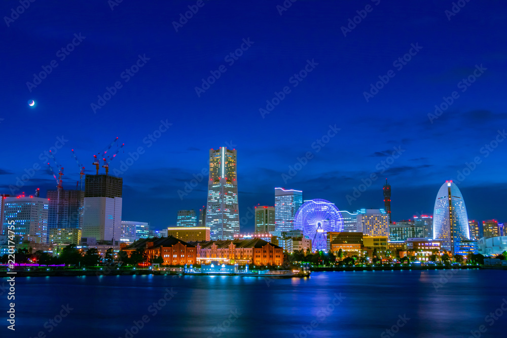 Obraz premium 大桟橋から見たみなとみらいの夜景