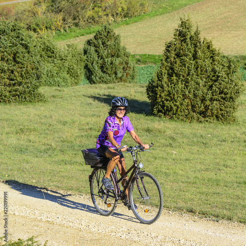 Naturgenuß auf dem Rad im Herbst photo