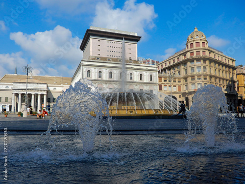 Фотография GENOA, ITALY, AUGUST 24, 2018 - View of De Ferrari square with the fountain, in