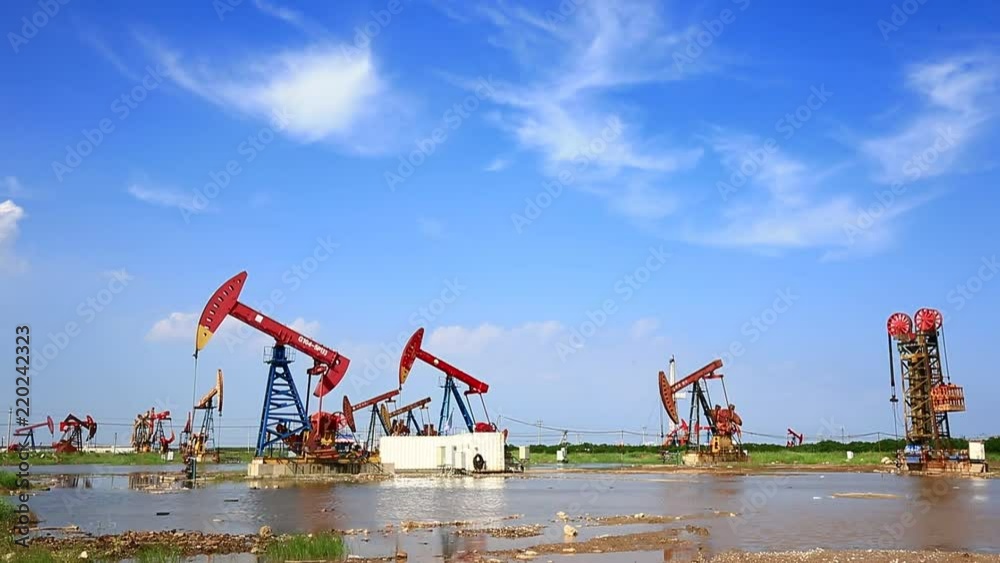 On August 21, 2018, tanghai county of jidong oilfield sunset, hebei province, China. On August 21, 2018, tanghai county of jidong oilfield sunset, hebei province, China.