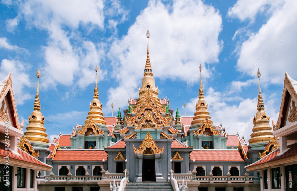 Fototapeta premium Wat Phra Mahathat chedi Pakdee Prakard, Prachuap Khiri Khan, Thailand