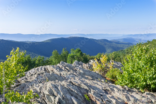 The Shenandoah Valley from the top of a mountain © Country Gate Prod.