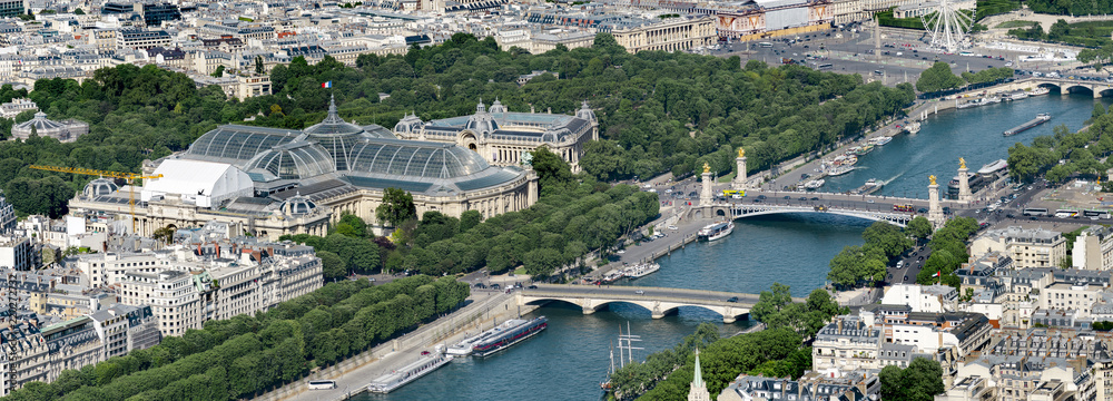 Εκτύπωση καμβά Aerial panoramic view of Alexandere III and Invalides bridges on Seine river and