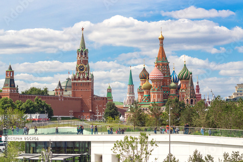 Fototapeta Naklejka Na Ścianę i Meble -  View of the Kremlin