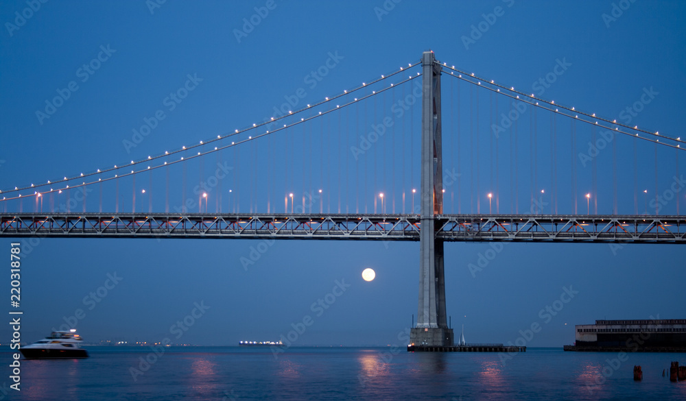 Fototapeta premium Bay Bridge Full Moon