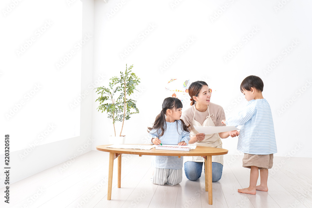 保育士と園児 保育士と園児