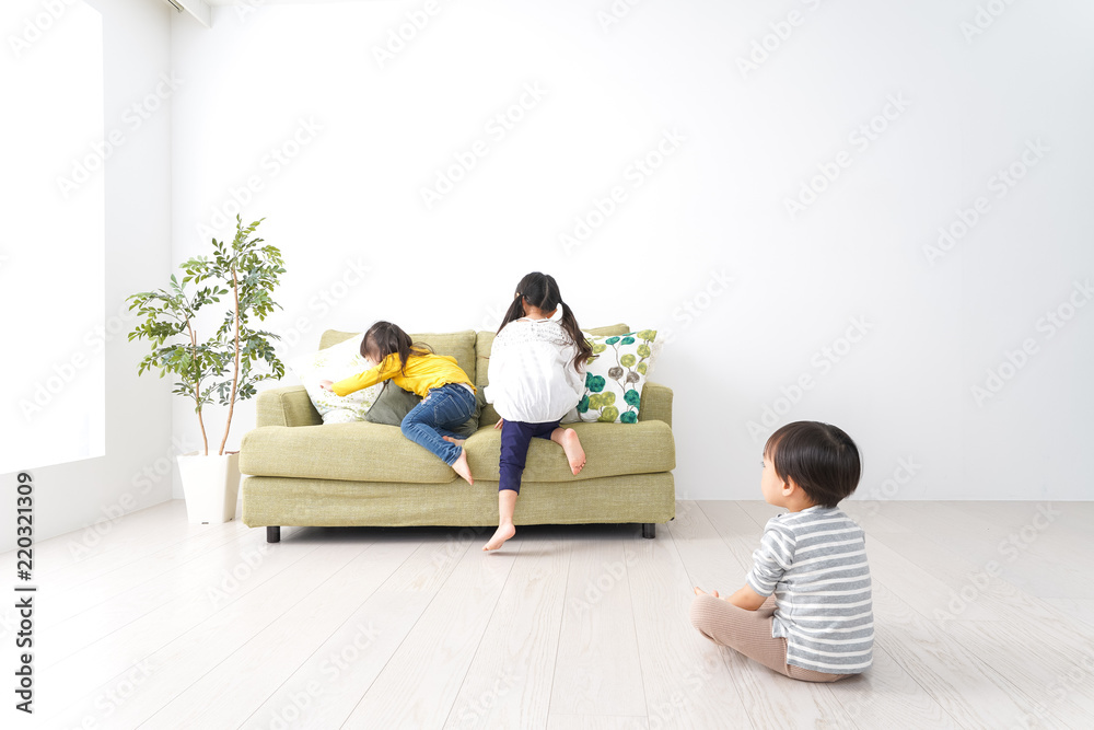 笑顔で遊ぶ子ども 笑顔で遊ぶ子ども