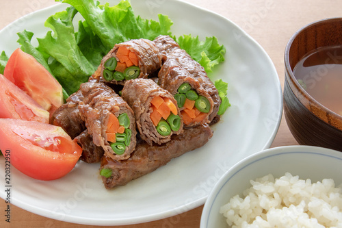 牛肉の肉巻き