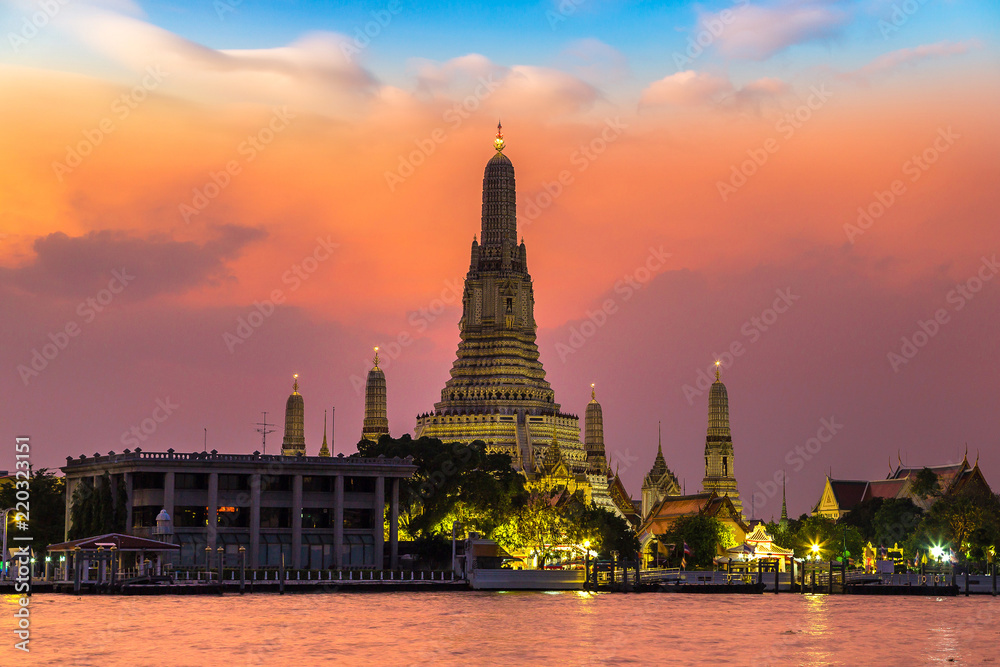 Naklejka premium Wat Arun Temple in Bangkok