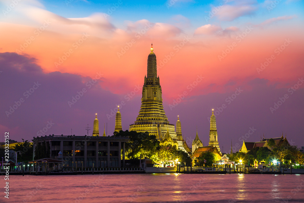 Naklejka premium Wat Arun Temple in Bangkok