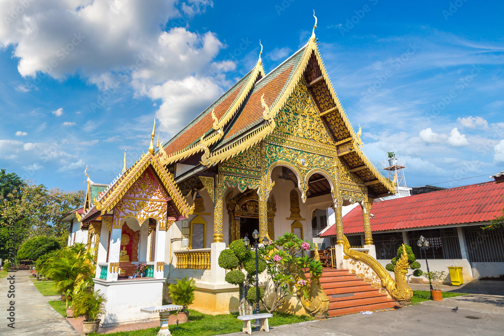 Naklejka premium Buddhists temple in Chiang Mai