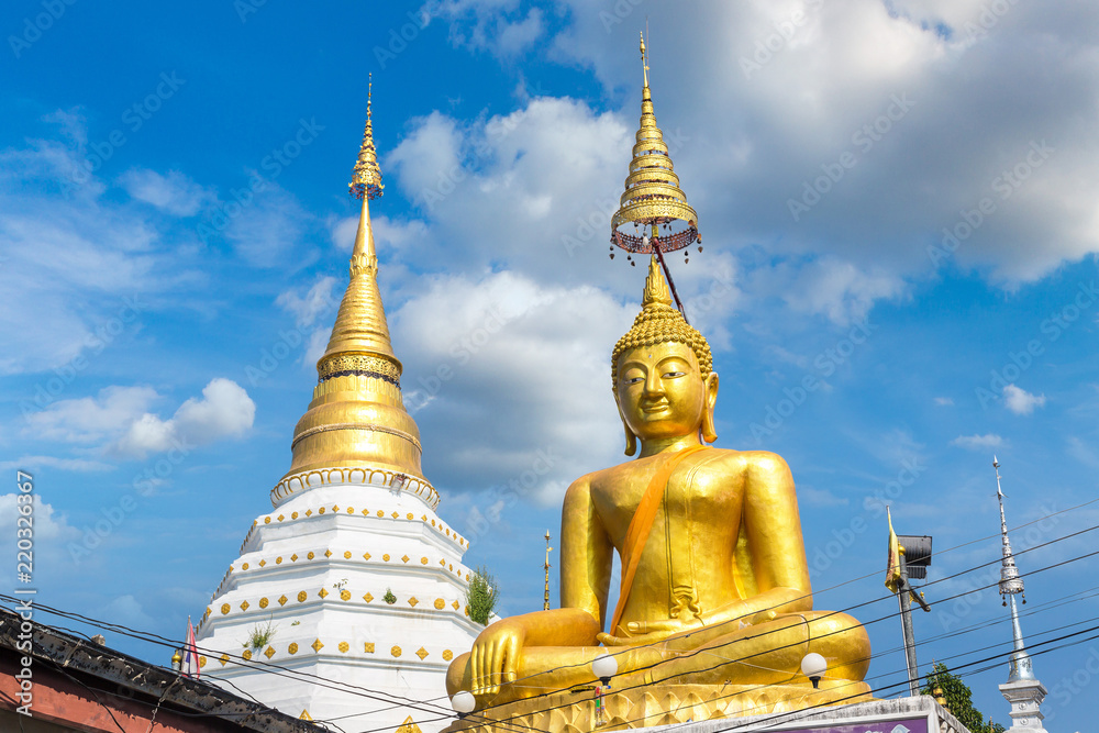Naklejka premium Buddhists temple in Chiang Mai