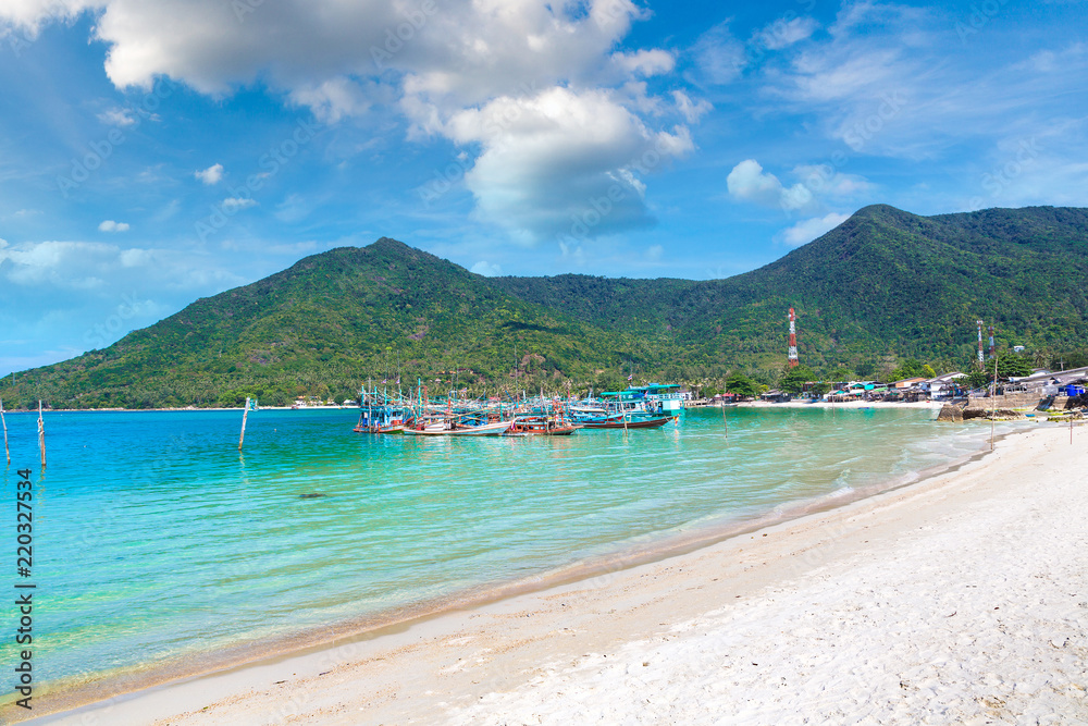 Fototapeta premium Fisherman boat on Phangan Island