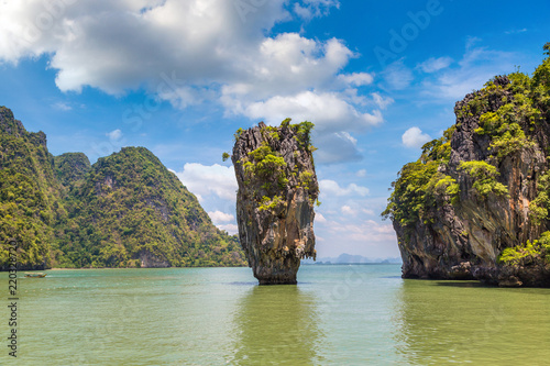 James Bond Island in Thailand © Sergii Figurnyi