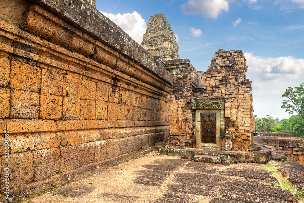 Fototapeta premium Pre Rup temple in Angkor Wat