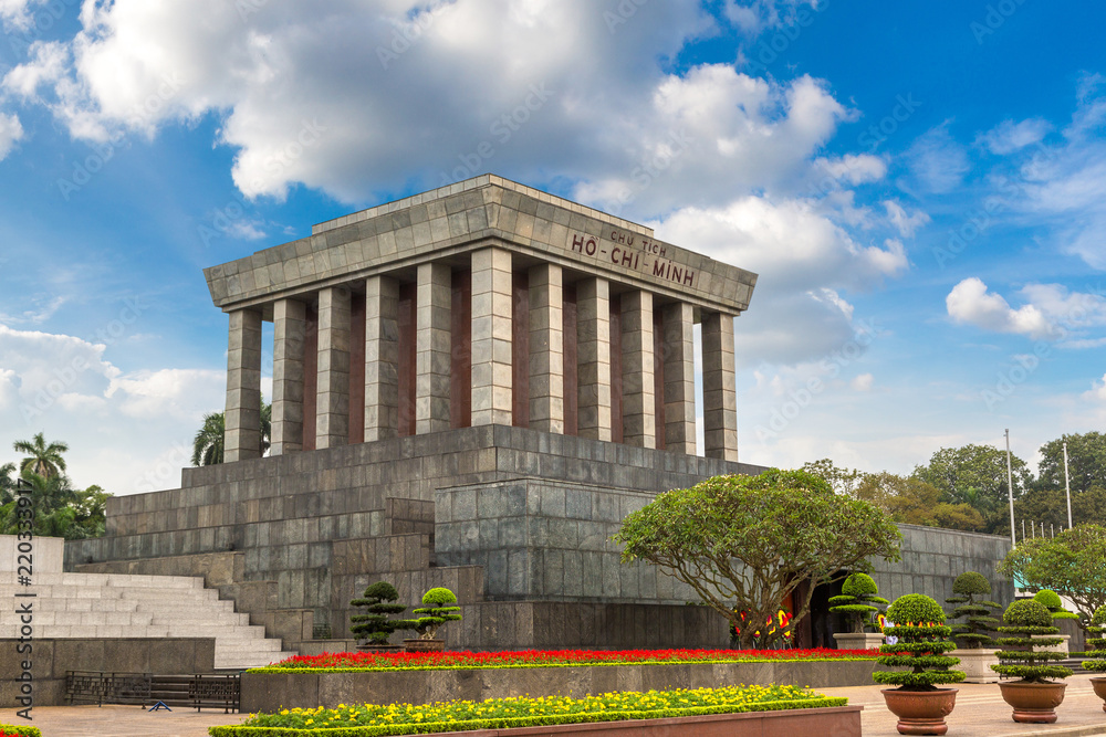 Fototapeta premium Ho Chi Minh Mausoleum in Hanoi, Vietnam