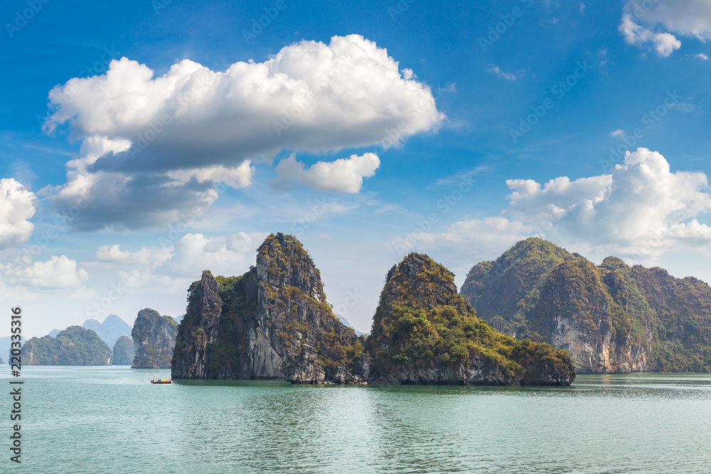 Halong bay, Vietnam Halong bay, Vietnam