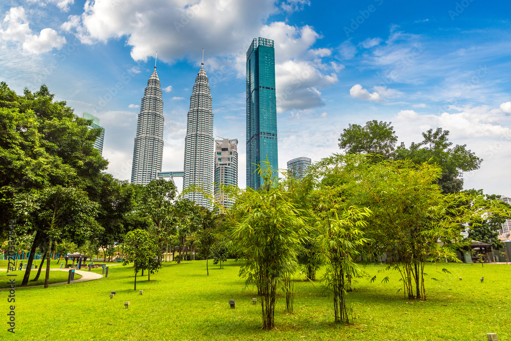 Fototapeta premium Petronas Towers w Kuala Lumpur