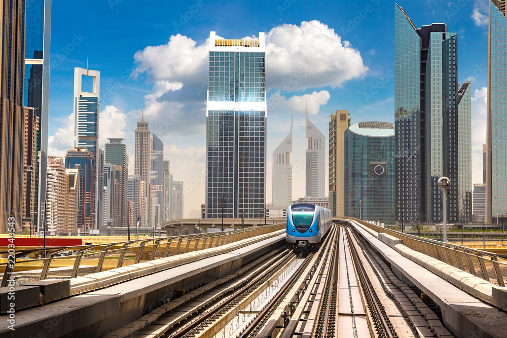 Fototapeta premium Dubai metro railway