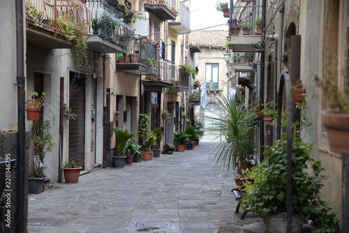 Gasse in Randazzo, Sizilien © Fotolyse