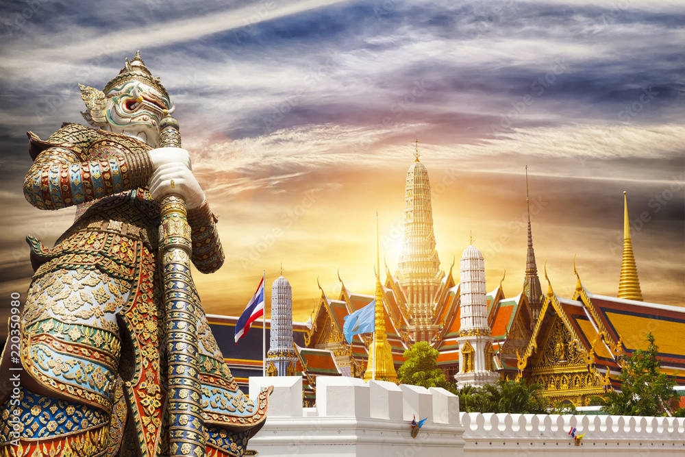 Fototapeta premium Demon Guardian in Wat Phra Kaew Grand Palace
