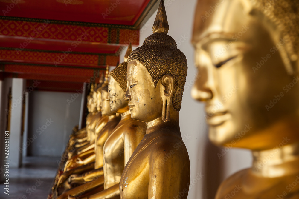 Fototapeta premium Buddha Statue in Thailand