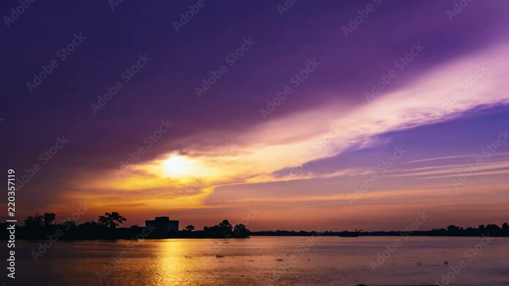 The light ray follow the sun