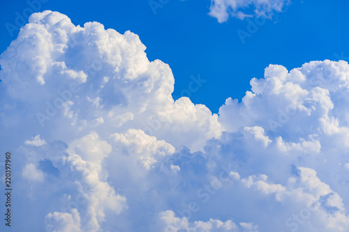 湧き上がる入道雲　夏の風物詩