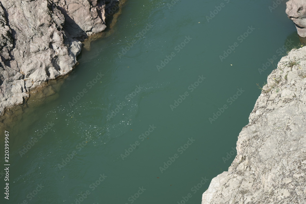 Image of a mountain river.