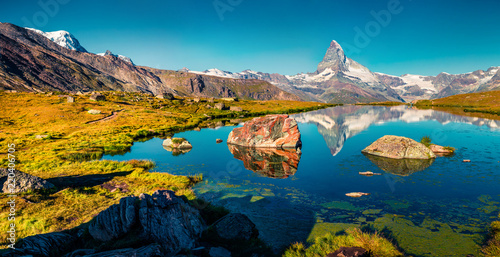 Canvas-taulu Colorful summer panorama of the Stellisee lake.
