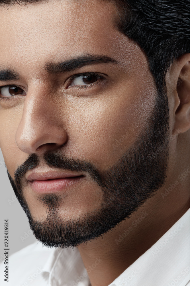 Obraz premium Handsome Man With Beard Style And Beauty Face Portrait