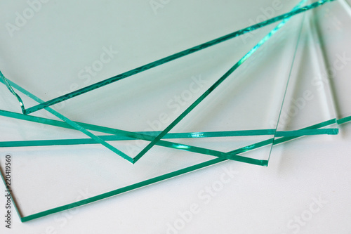 Sheets of Factory manufacturing tempered clear float glass panels cut to size