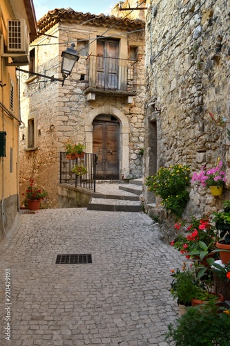 Fototapeta Naklejka Na Ścianę i Meble -  Pennadomo - Abruzzo - Italia. Vicolo