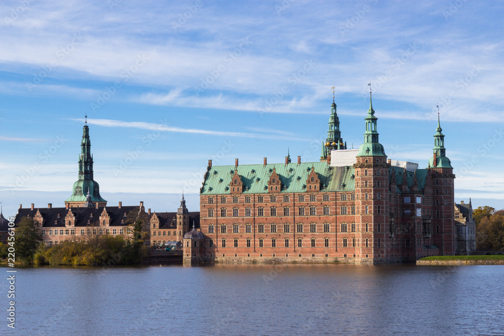 Fototapeta premium Beuatiful view of Fredensborg palace in Hilleroed, Denmark