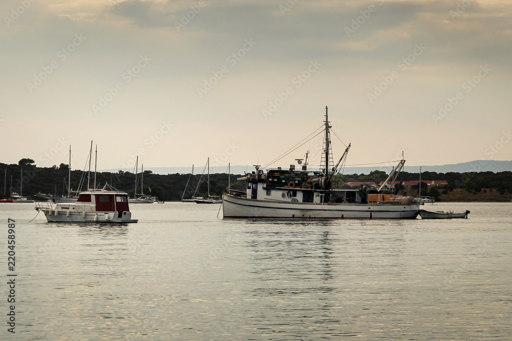 Fischkutter im Hafen