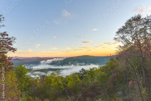 Fototapeta Słońce wschodzi