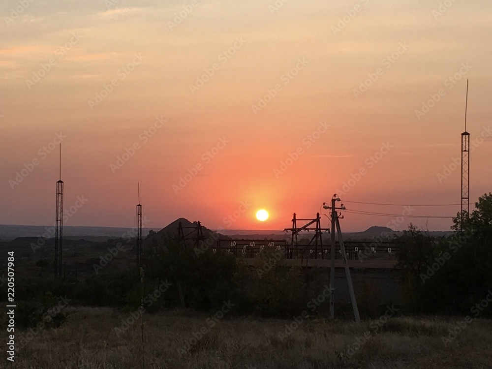 Fototapeta premium steppe, industrial, sunset, sky, sun, landscape, donetsk, donbass, ukraine