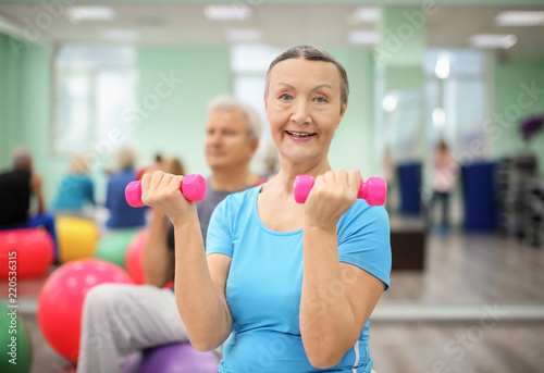 Mature woman training in mo...