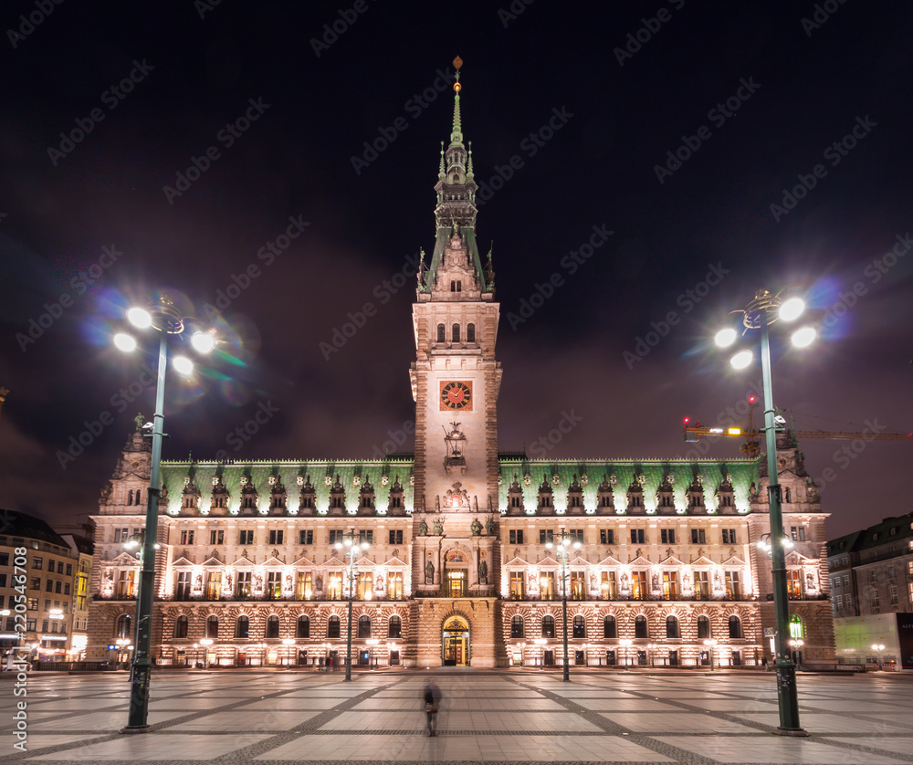 Fototapeta premium Town hall of Hamburg in Germany during twilight,