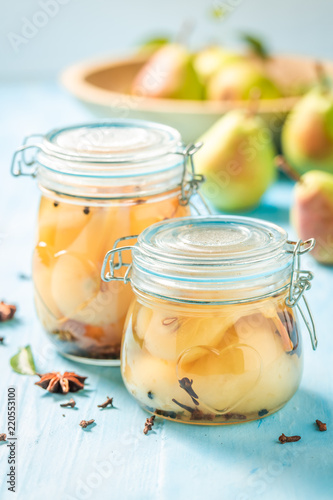 Preparation for fresh pickled pears in the jar