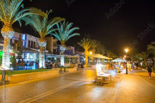 Rethymno. Crete. Pedestrian area on the promenade Eleftheriou Venizelou in the evening © KVN1777