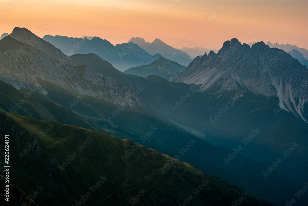 Morgenstimmung in den Dolomiten in Österreich