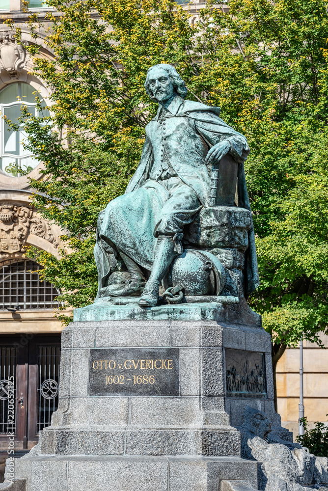 Fototapeta premium Statue of great scientist Otto Gvericke, Magdeburg, Germany