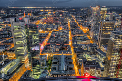 Das Finanz- und Bahnhofsviertel von Frankfurt am Main am Abend